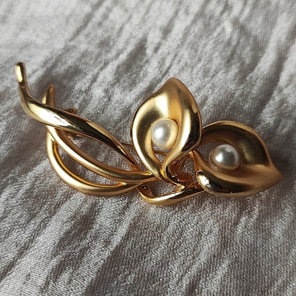NAPIER Gold Tone Vintage 7 Sprig Flower Stem Bouquet Brooch Pin Faux Pearls EUC - Picture 12 of 16